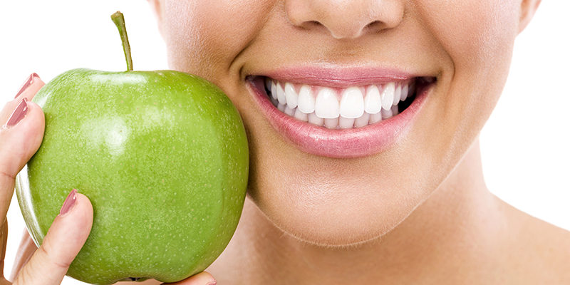 Coronaria hammasklinikan suuhygienisteiltä hampaiden valkaisut sekä hammaskiven ja värjäymien poistot edullisesti!